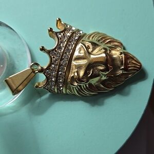 Streetwear King Lion Pendant.